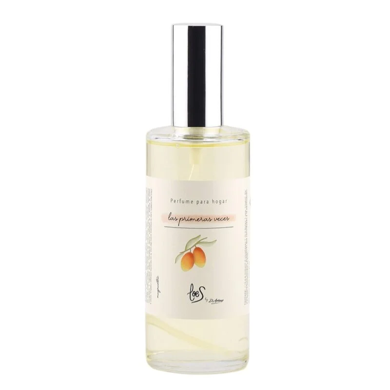 Spray Perfume de Ambiente LAS PRIMERAS VECES, es rápido y efectivo para perfumar tu casa con un aroma dulce y tropical que te sorprenderá.