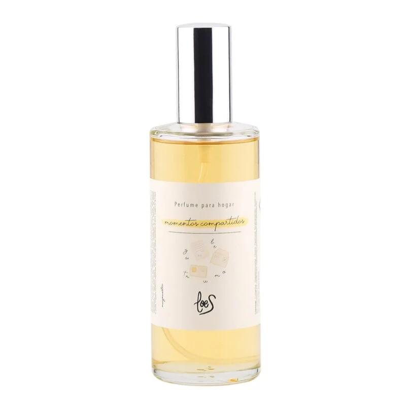 Este Perfume de ambiente Momentos Compartidos es ideal para perfumar de forma rápida y sencilla. Es un aroma dulce e invita a compartir.