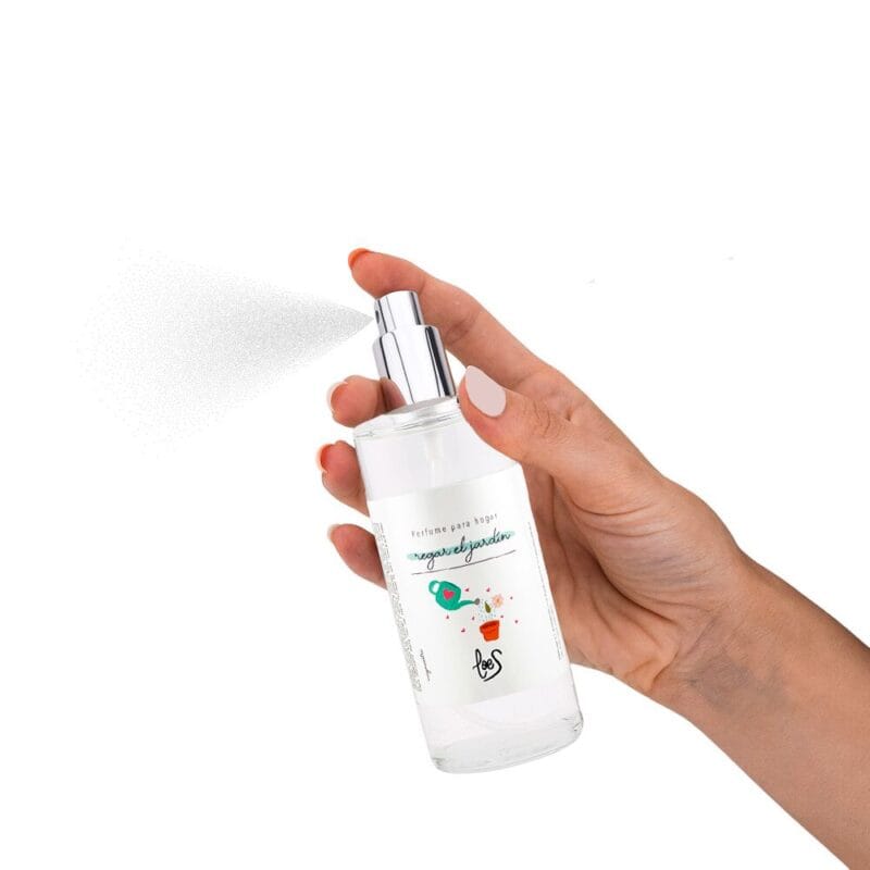 regar el jardin spray pefume de ambiente loes mano pulverizando