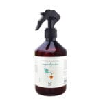 Elimina malos olores de tus prendas con Regar el Jardín spray de tejidos. huele a Gardenia y te va a enamorar. ¡Fácil y práctico!. ¿Vamos?