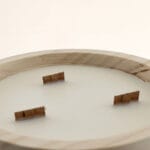 Vela con 3 mechas de madera Mantel Puesto en la Mesa redonda - Imagen 6